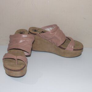 LN OTBT "TAILGATE" WEDGE SANDALS - 8 - FLESH TONE LEATHER